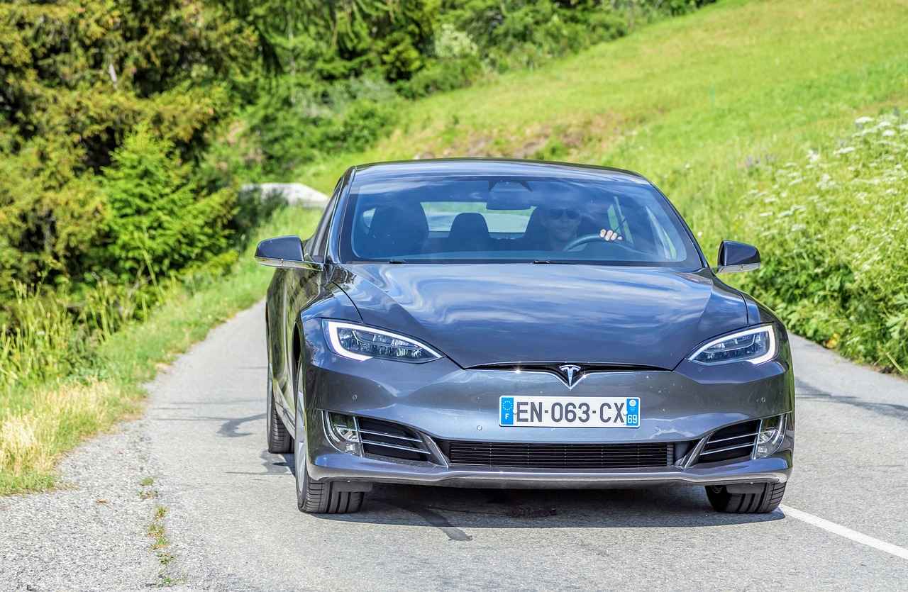 How Do Tesla's Wipers Improve Visibility?