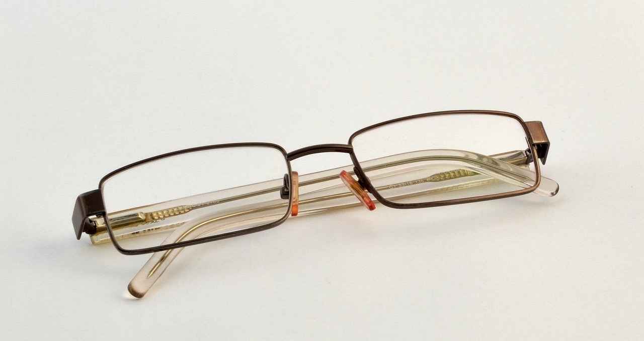 Are There Any Limitations to Eyeglass Windshield Wipers?