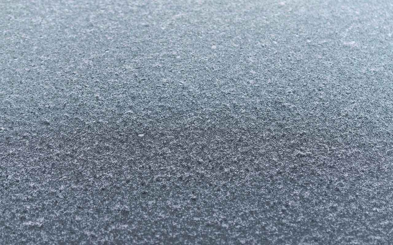 What Causes Windshield Wipers to Squeak?