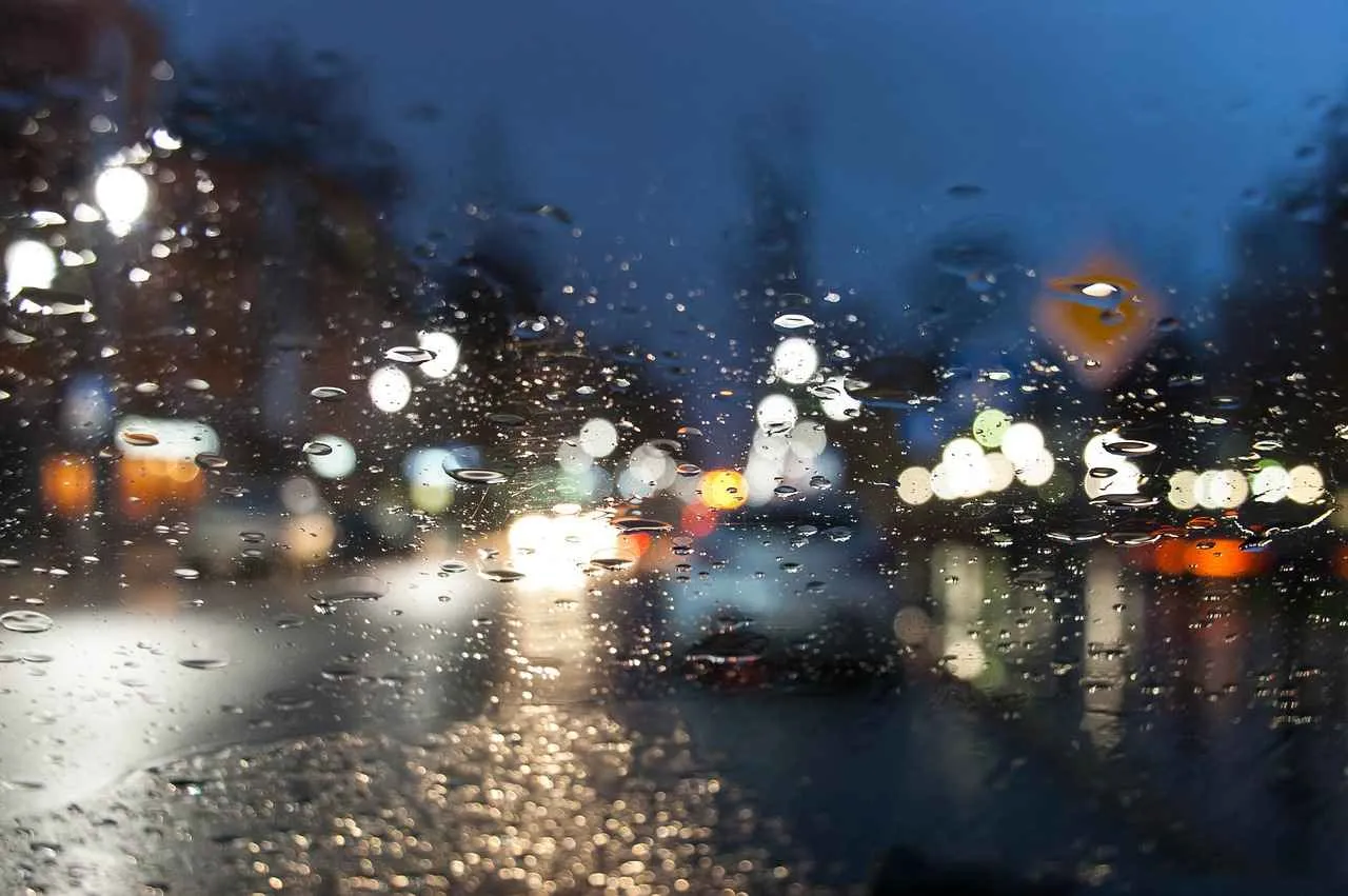 When Should You Replace Windshield Wipers to Maintain Clear Visibility? When Should You Replace Windshield Wipers to Maintain Clear Visibility?