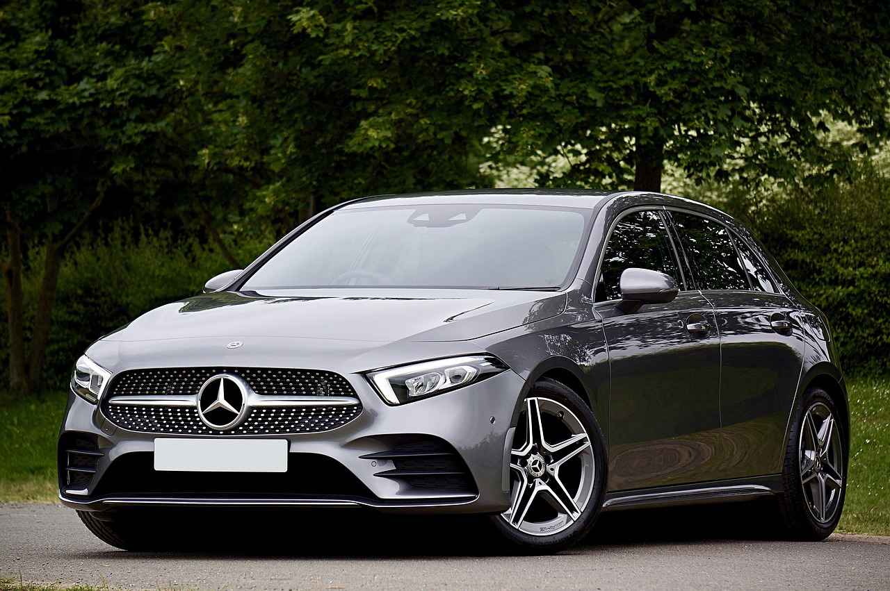 How to Maintain Your Mercedes-Benz Windshield Wipers?
