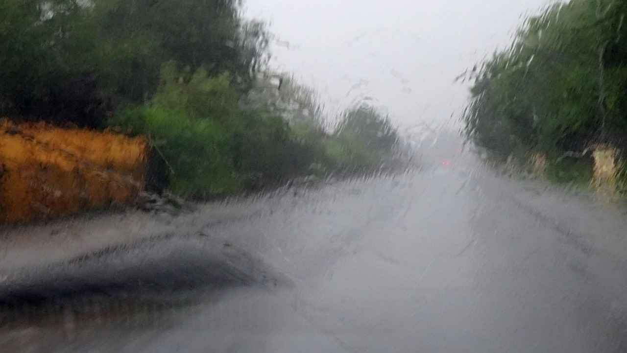 Why Choose Refillable Windshield Wipers?