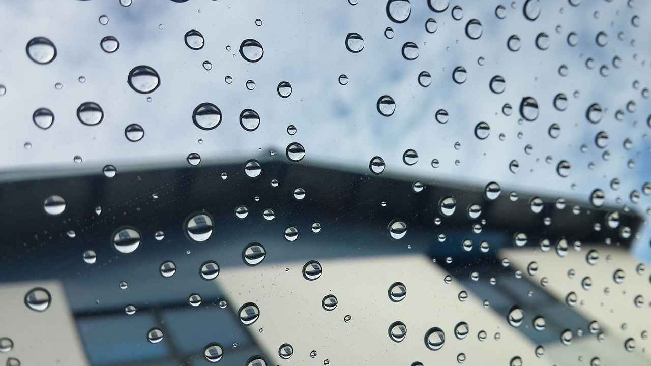 What Factors Influence Windshield Wiper Prices?